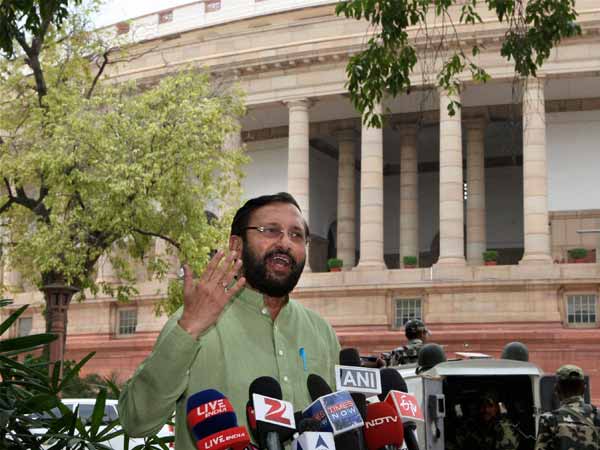 Centre willclean Godavari: Javadekar Centre willclean Godavari: Javadekar