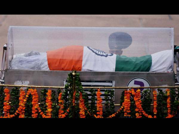 Navy helicopters gave air cover during Kalam's funeral. Navy helicopters gave air cover during Kalam's funeral.