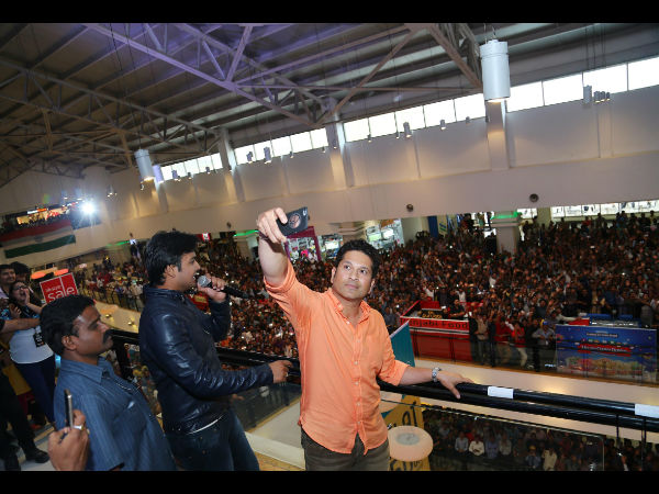 Sachin Tendulkar takes a selfie at a mall in Hyderabad on Tuesday Sachin Tendulkar takes a selfie at a mall in Hyderabad on Tuesday