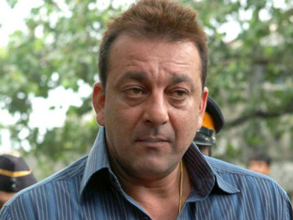 Relief for Sanjay Dutt? Didn't give weapons to him in `93, says Abu Salem. Relief for Sanjay Dutt? Didn't give weapons to him in `93, says Abu Salem.