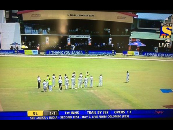 Guard of honour for Sangakkara. Photo from Twitter/Sony SIX Guard of honour for Sangakkara. Photo from Twitter/Sony SIX