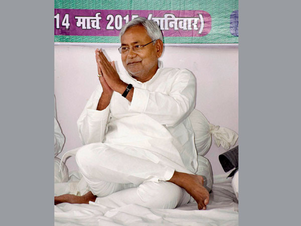 Nitish Kumar questions Gadkari Nitish Kumar questions Gadkari