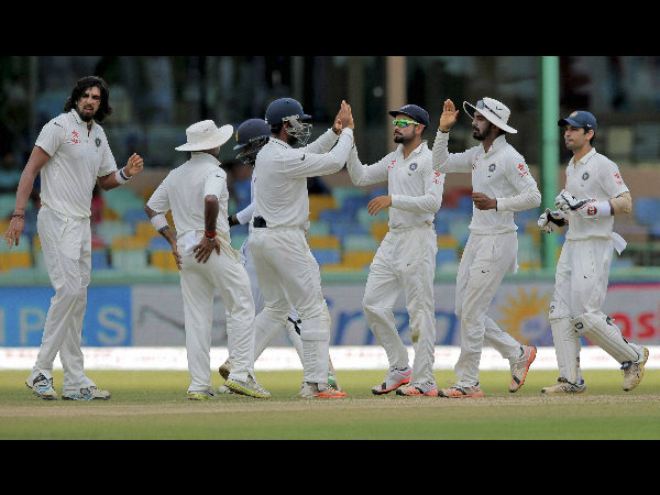 Indian players celebrate the dismissal of Upul Tharanga off the bowling of Ishant Sharma (left) Indian players celebrate the dismissal of Upul Tharanga off the bowling of Ishant Sharma (left)