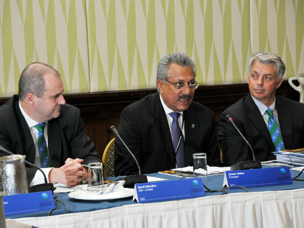 Zaheer Abbas (centre) wants India-Pakistan series to resume Zaheer Abbas (centre) wants India-Pakistan series to resume