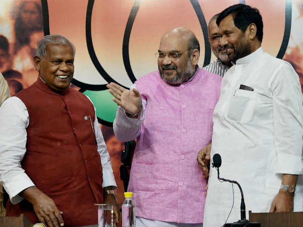 Paswan, Manjhi at loggerheads over two seats. Paswan, Manjhi at loggerheads over two seats.