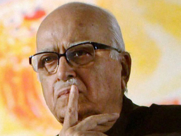 Bihar: Advani among BJP star campaigner Bihar: Advani among BJP star campaigner
