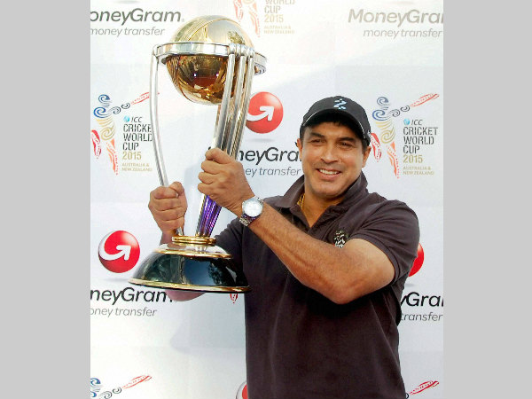 File photo: Robin Singh poses with ICC World Cup trophy File photo: Robin Singh poses with ICC World Cup trophy