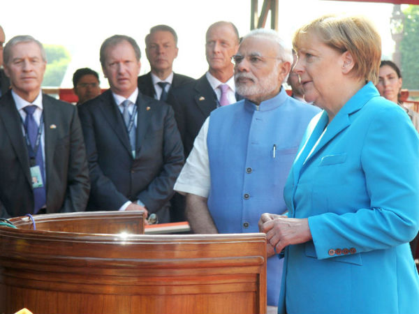 Modi, Merkel at Ceremonial Reception at Rashtrapati Bhavan