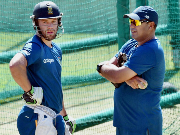 AB de Villiers (left) with team coach Russell Domingo during a training session AB de Villiers (left) with team coach Russell Domingo during a training session