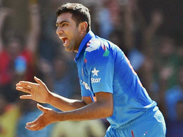 Ashwin had to wait for 25 minutes to bowl Ashwin had to wait for 25 minutes to bowl