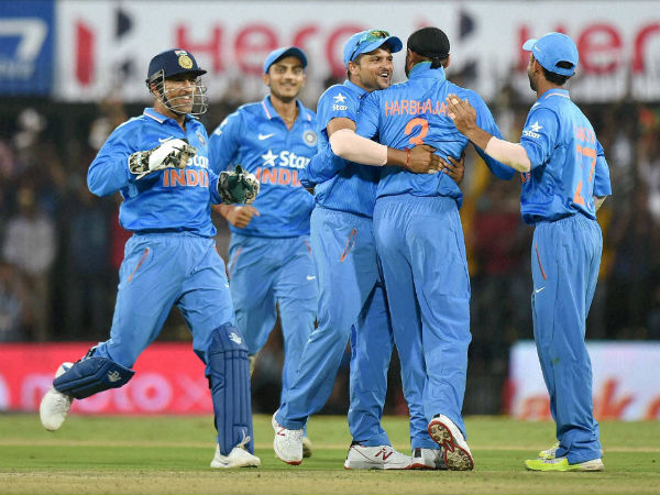 Dhoni (left) and his team-mates celebrate a wicket during the 2nd India-South Africa ODI in Indore on Wednesday Dhoni (left) and his team-mates celebrate a wicket during the 2nd India-South Africa ODI in Indore on Wednesday