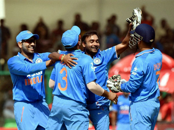 Mishra (second right) celebrates a South African wicket with team-mates during the 1st ODI in Kanpur Mishra (second right) celebrates a South African wicket with team-mates during the 1st ODI in Kanpur