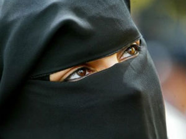 Ban 'triple talaq', says Muslim women's group. Ban 'triple talaq', says Muslim women's group.
