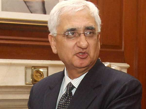 Khurshid criticises heckling of media Khurshid criticises heckling of media
