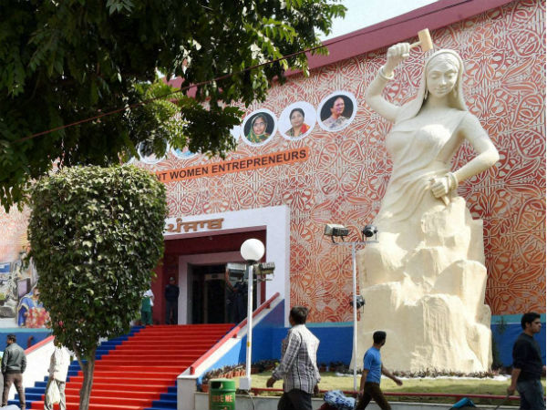 'Make in India drawing crowds at IITF' 'Make in India drawing crowds at IITF'