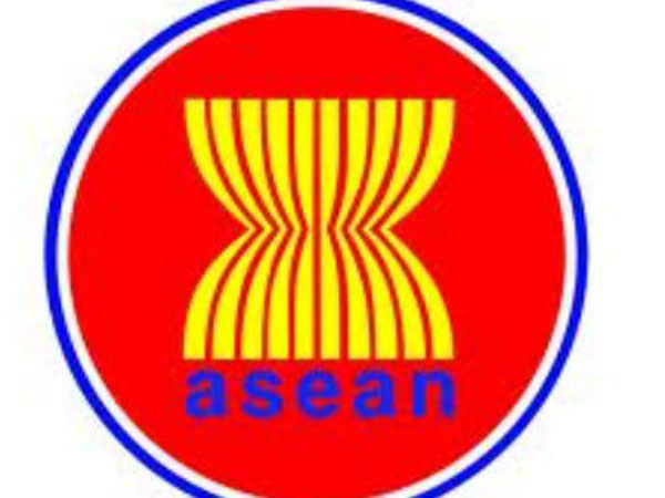 ASEAN launches regional economic bloc ASEAN launches regional economic bloc