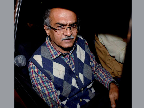 Prashant Bhushan meets Anna Hazare Prashant Bhushan meets Anna Hazare