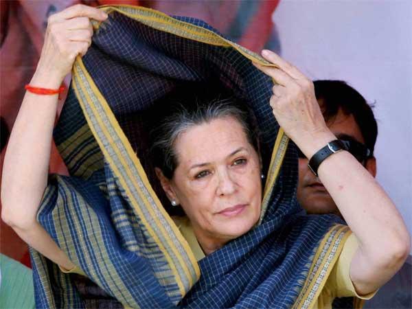 PM wishes Sonia Gandhi on birthday PM wishes Sonia Gandhi on birthday