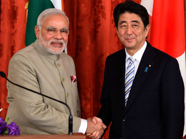 Modi, Abe attend Ganga Aarti at Varanasi Modi, Abe attend Ganga Aarti at Varanasi