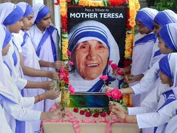 Mother Teresa to be made a Saint Mother Teresa to be made a Saint