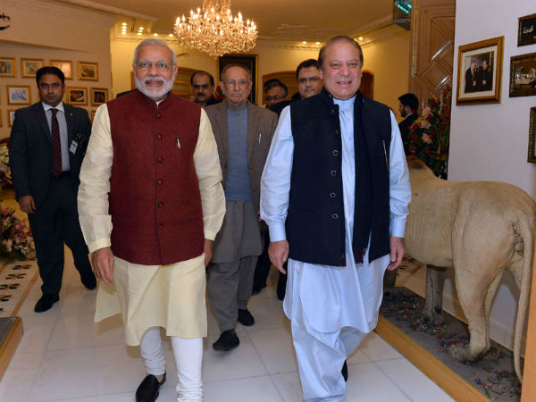 PM Narendra Modi with Pak PM Nawaz Sharif in Lahore PM Narendra Modi with Pak PM Nawaz Sharif in Lahore