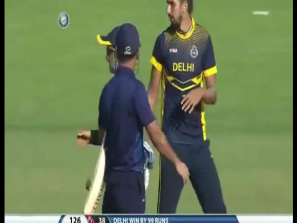 Gautam Gambhir snubs MS Dhoni after winning match. Gautam Gambhir snubs MS Dhoni after winning match.