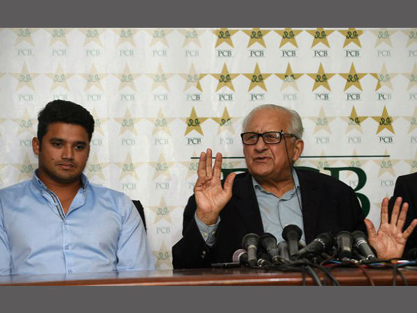 Azhar Ali resigns over Mohammad Aamir's inclusion, PCB convinces him to stay Azhar Ali resigns over Mohammad Aamir's inclusion, PCB convinces him to stay