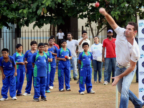File photo: Shaun Tait (right) bowls during an event in India File photo: Shaun Tait (right) bowls during an event in India