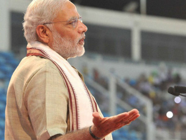 PM Modi sends SMSes to 18 lakh cops PM Modi sends SMSes to 18 lakh cops