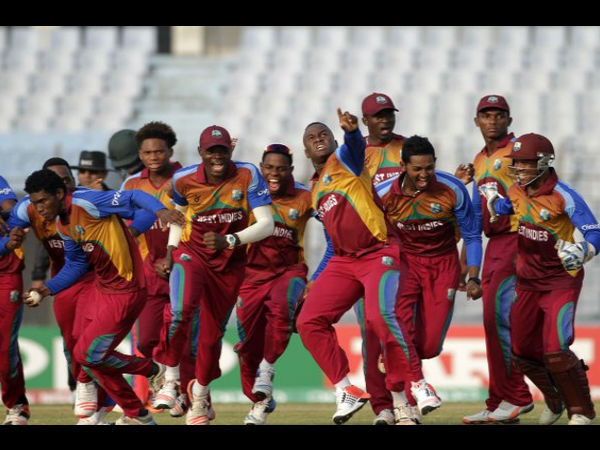 WI bowler 'Mankads' Zimbabwe batsman WI bowler 'Mankads' Zimbabwe batsman