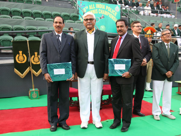 BNS Reddy (right) and his partner OP Dixit with chief guest Krishna Bhargav, Director General of Police ITBP (Indo Tibetian Border Police) after receiving their prizes BNS Reddy (right) and his partner OP Dixit with chief guest Krishna Bhargav, Director General of Police ITBP (Indo Tibetian Border Police) after receiving their prizes