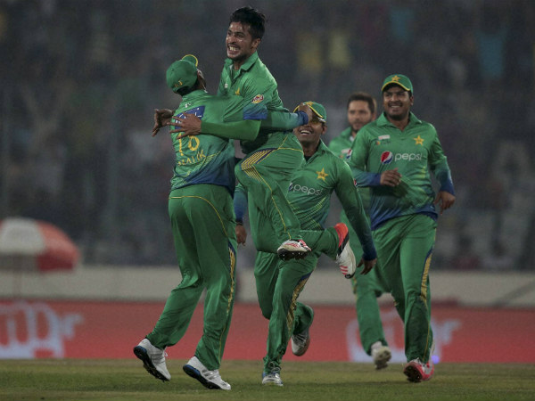 Watch out for Pakistan's Mohammad Aamir (2nd from left) Watch out for Pakistan's Mohammad Aamir (2nd from left)