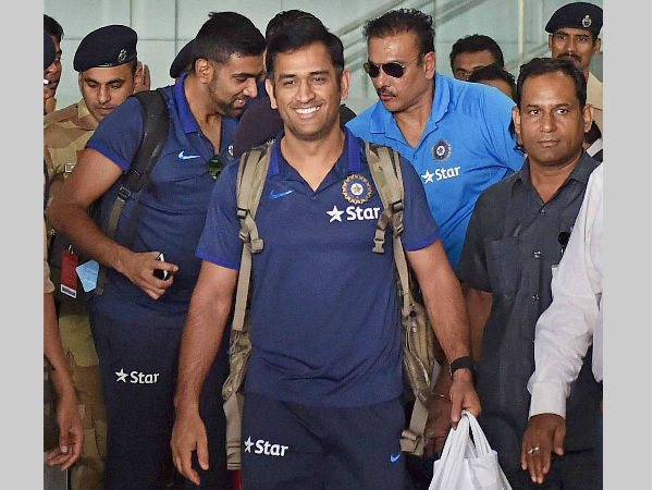 MS Dhoni (front) arrives in Kolkata for the World T20 tournament, from Bangladesh, after winning the Asia Cup MS Dhoni (front) arrives in Kolkata for the World T20 tournament, from Bangladesh, after winning the Asia Cup