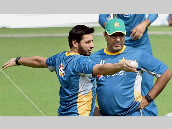 Shahid Afridi (left) with Waqar Younis during their World T20 practice session at Eden Gardens in Kolkata on Sunday (March 13). Shahid Afridi (left) with Waqar Younis during their World T20 practice session at Eden Gardens in Kolkata on Sunday (March 13).