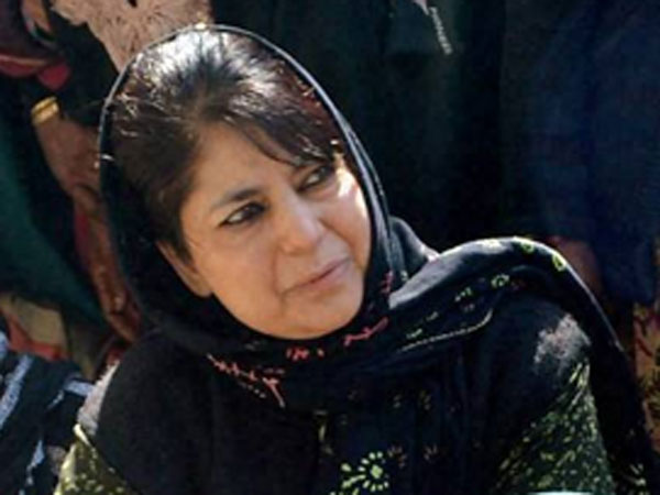 Mehbooba meets Rajnath, Gadkari Mehbooba meets Rajnath, Gadkari