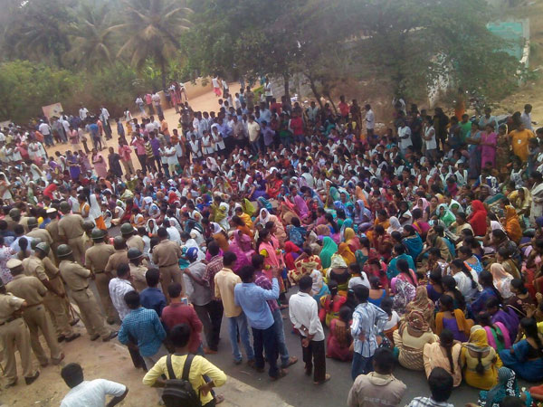 B'luru: Was EPF protest staged? B'luru: Was EPF protest staged?