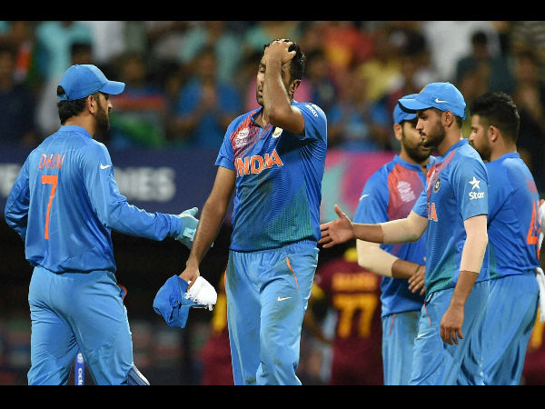 World T20: Gavaskar slams R Ashwin, says for a spinner to bowl a no ball is unacceptable World T20: Gavaskar slams R Ashwin, says for a spinner to bowl a no ball is unacceptable