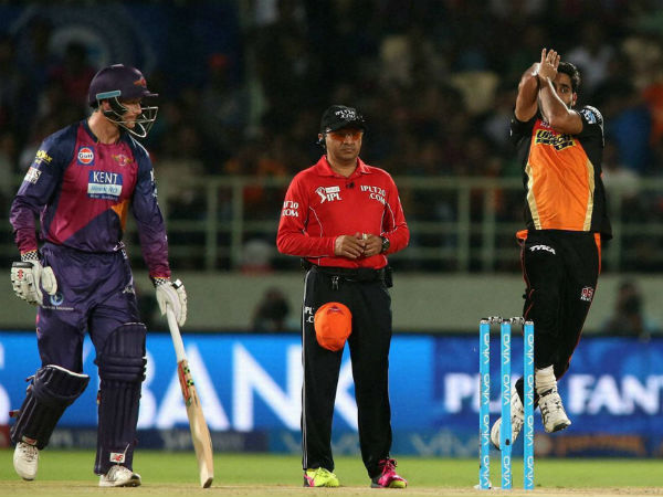 Bhuvneshwar Kumar (right) bowls against Pune in Visakhapatnam on Tuesday (May 10). Bhuvneshwar is the Purple Cap holder Bhuvneshwar Kumar (right) bowls against Pune in Visakhapatnam on Tuesday (May 10). Bhuvneshwar is the Purple Cap holder