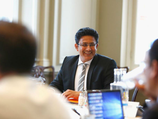 MCC should consider limiting dimensions of bats: ICC Committee MCC should consider limiting dimensions of bats: ICC Committee