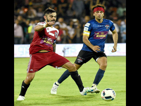 Bollywood v/s cricketers football match end in draw Bollywood v/s cricketers football match end in draw