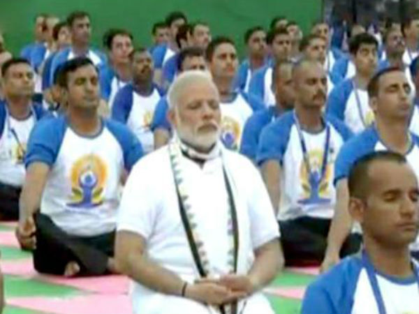yogaday- yogaday-