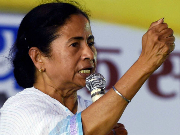 Mamata Banerjee mourns hockey legend Shahid's death. Mamata Banerjee mourns hockey legend Shahid's death.