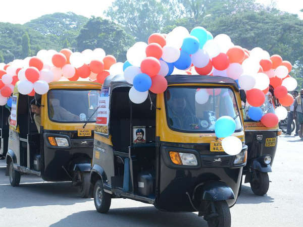 Auto strike in Delhi, commuters hit hard Auto strike in Delhi, commuters hit hard