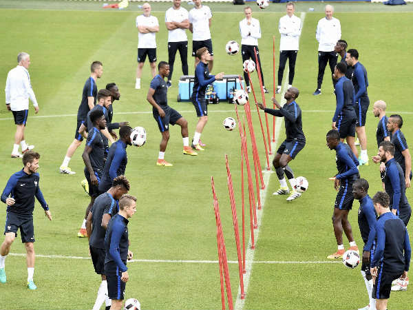 France's players exercise during a training session of the French national team France's players exercise during a training session of the French national team