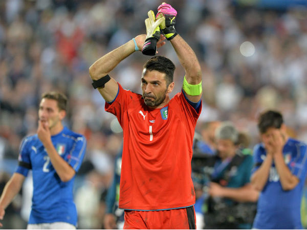 Gianluigi Buffon applauds the fans after Italy's loss to Germany Gianluigi Buffon applauds the fans after Italy's loss to Germany