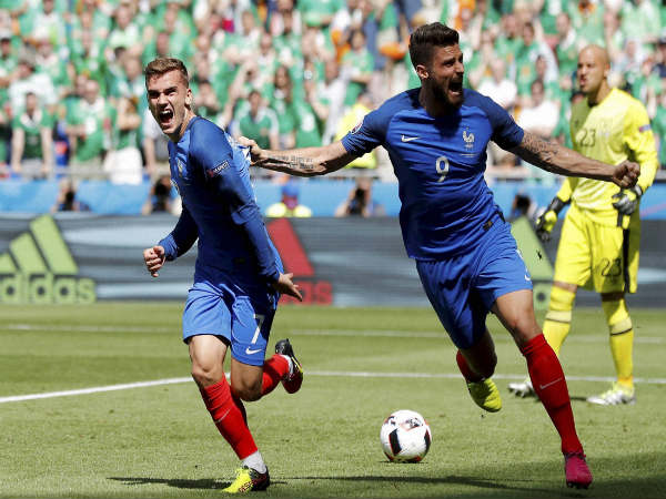 Olivier Giroud (right) celebrates with his teammate Antoine Griezmann Olivier Giroud (right) celebrates with his teammate Antoine Griezmann