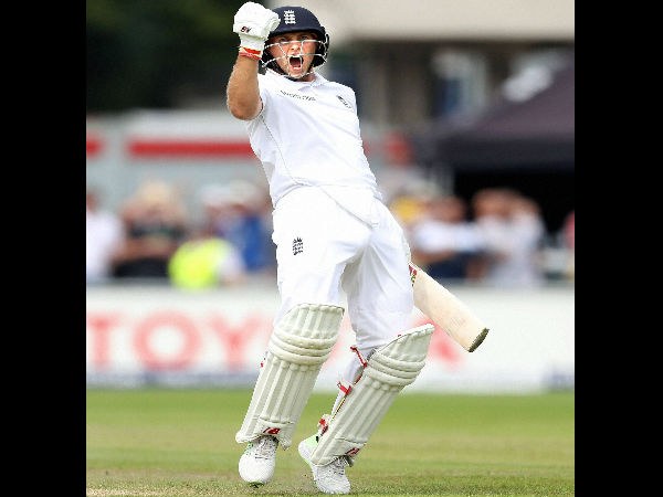 Joe Root celebrates his double ton against Pakistan on Saturday (July 23) Joe Root celebrates his double ton against Pakistan on Saturday (July 23)