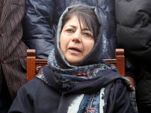 J&K: 634 'stone-pelters' to get amnesty J&K: 634 'stone-pelters' to get amnesty