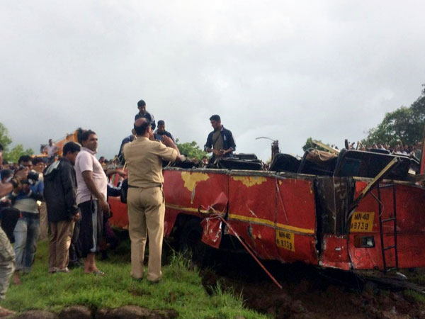 Mahad tragedy: Missing SUV found Mahad tragedy: Missing SUV found