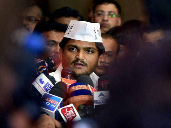 Hardik demands release of Patel youths Hardik demands release of Patel youths